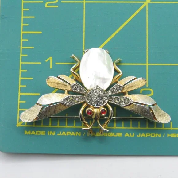 Crown Trifary Bee Brooch